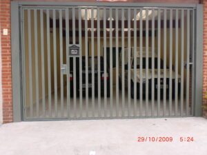 Portões de Ferro Galvanizado portao de tubo metalon galvanizado na vertical