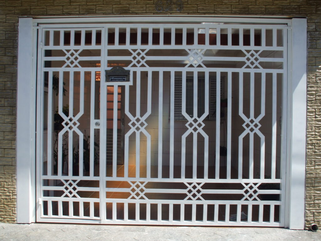 portao de tubo galvanizado artistico