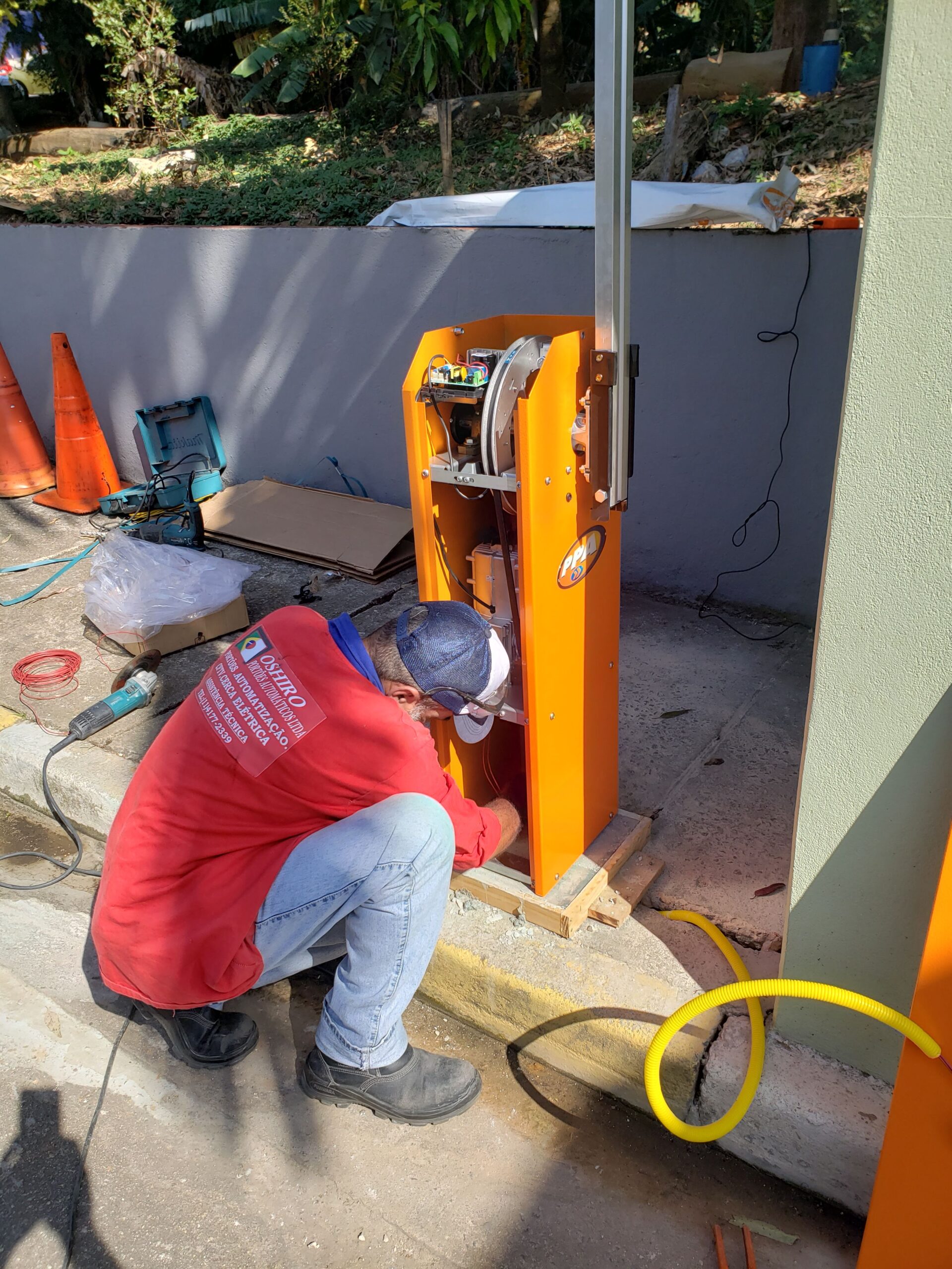 instalação de cancela automática