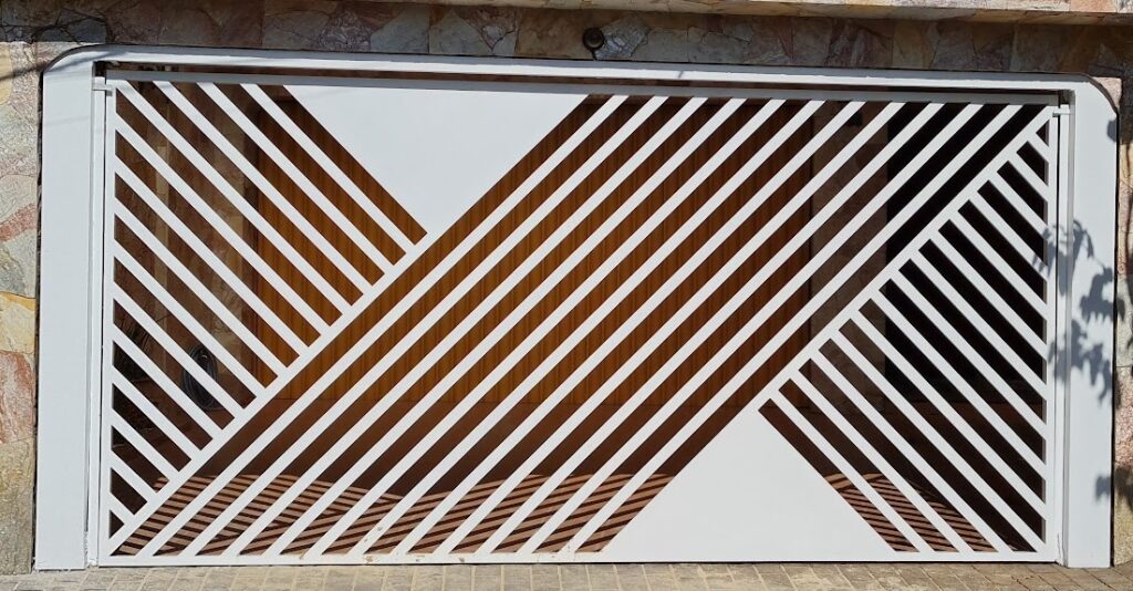 portão automático na diagonal