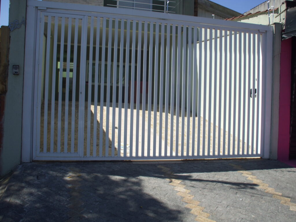 portão de ferro galvanizado simples