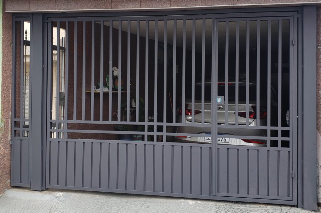 portão de ferro tubular galvanizado com chapa