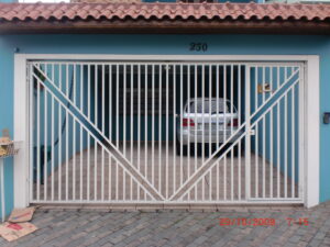 Portões de Ferro Galvanizado portão de tubo galvanizado com detalhe diagonal