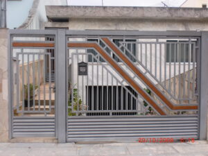 Portões de Ferro Galvanizado portão de tubo galvanizado com madeira