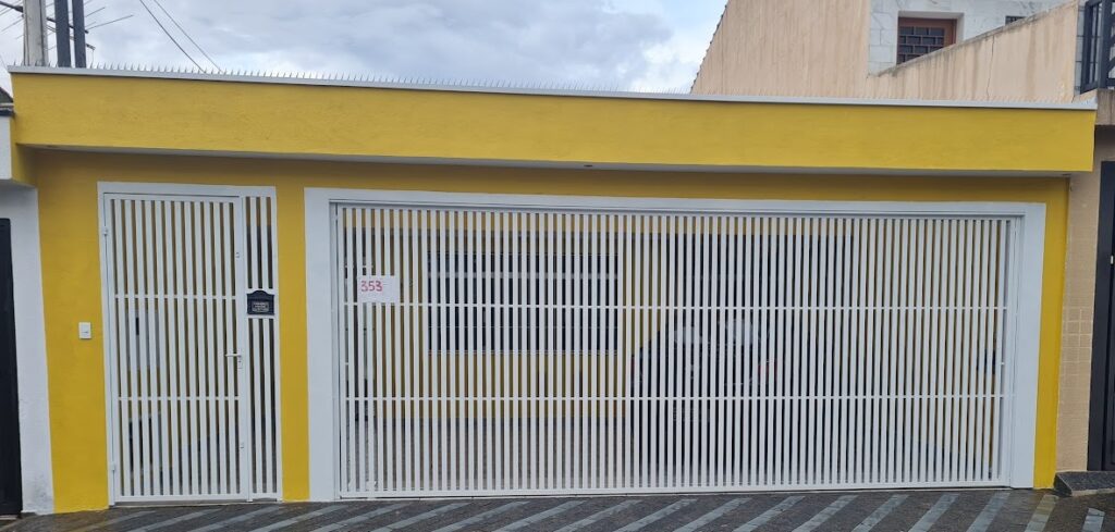 portão tubular vertical